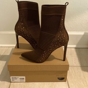 NEVER WORN brown STEVE MADDEN MAXWELLE booties size 9